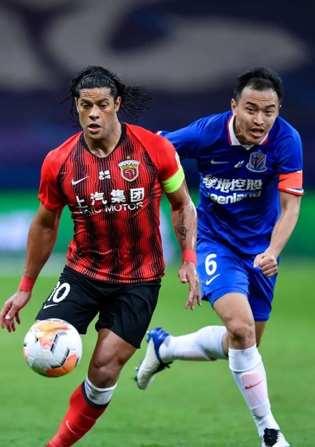 爱游戏入口-勒索在沃尔夫斯堡征服了对手，赢得赞誉