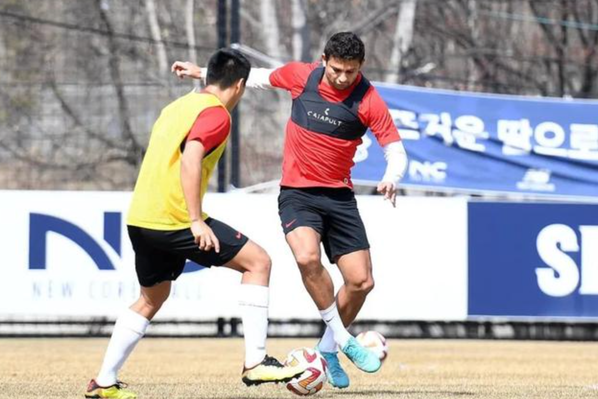 爱游戏网页版-关于卡利亚里主帅乔治奉献爱心，帮助球队突破困境的信息