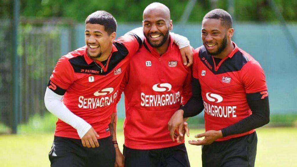 里昂主场迎战亚眠，近期状态实力PK全情备战的简单介绍