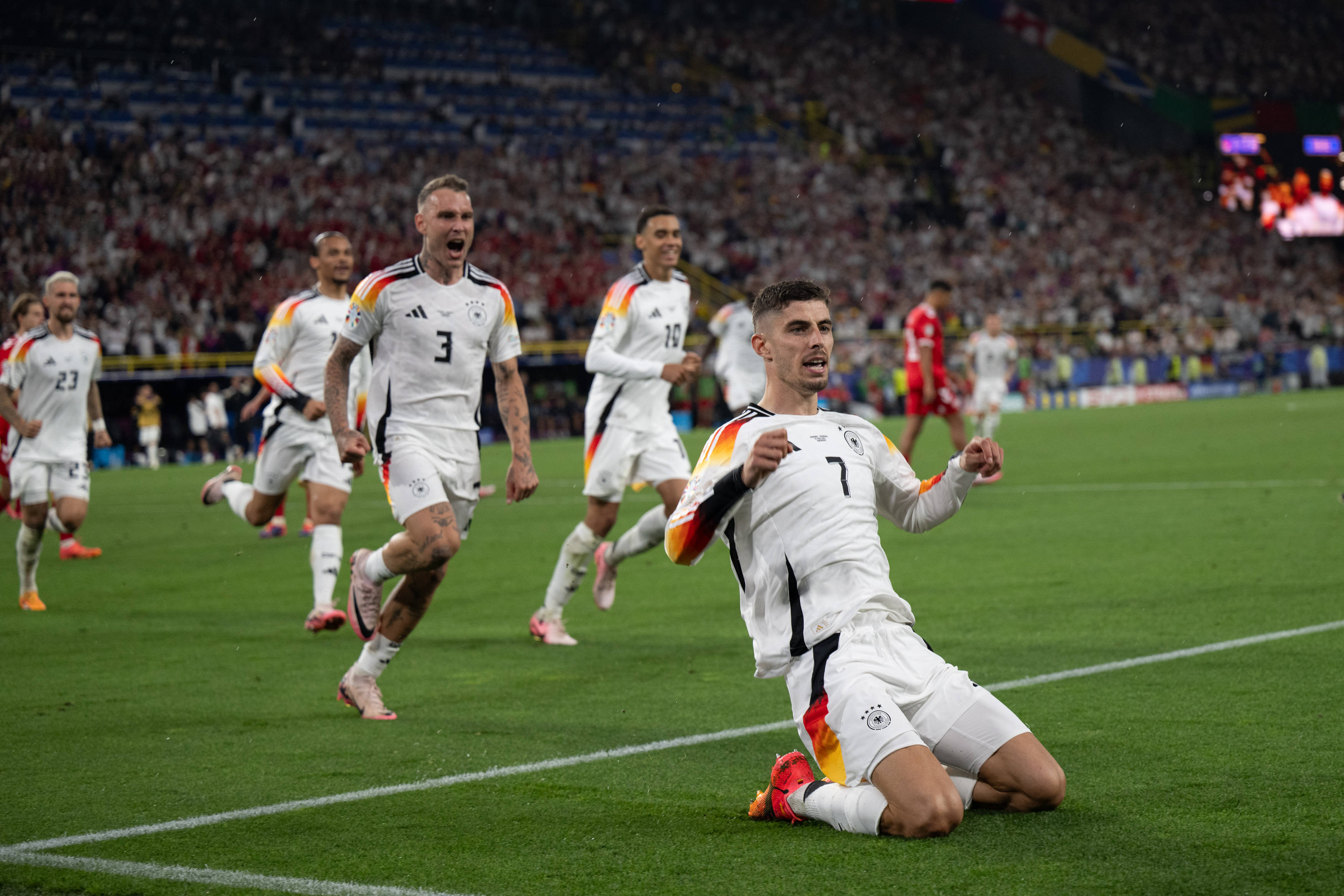 爱游戏体育官网-德国队在比赛中展现出强大实力