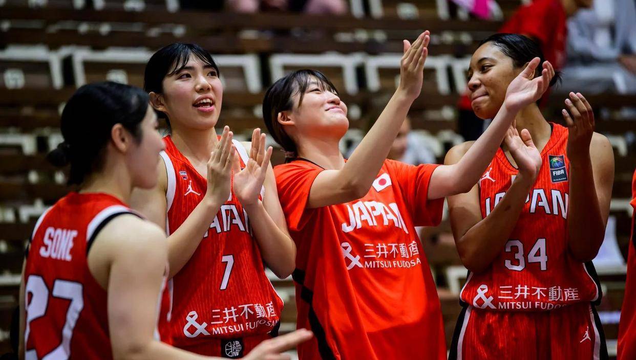 加拿大女篮横扫日本，夺得北美杯冠军