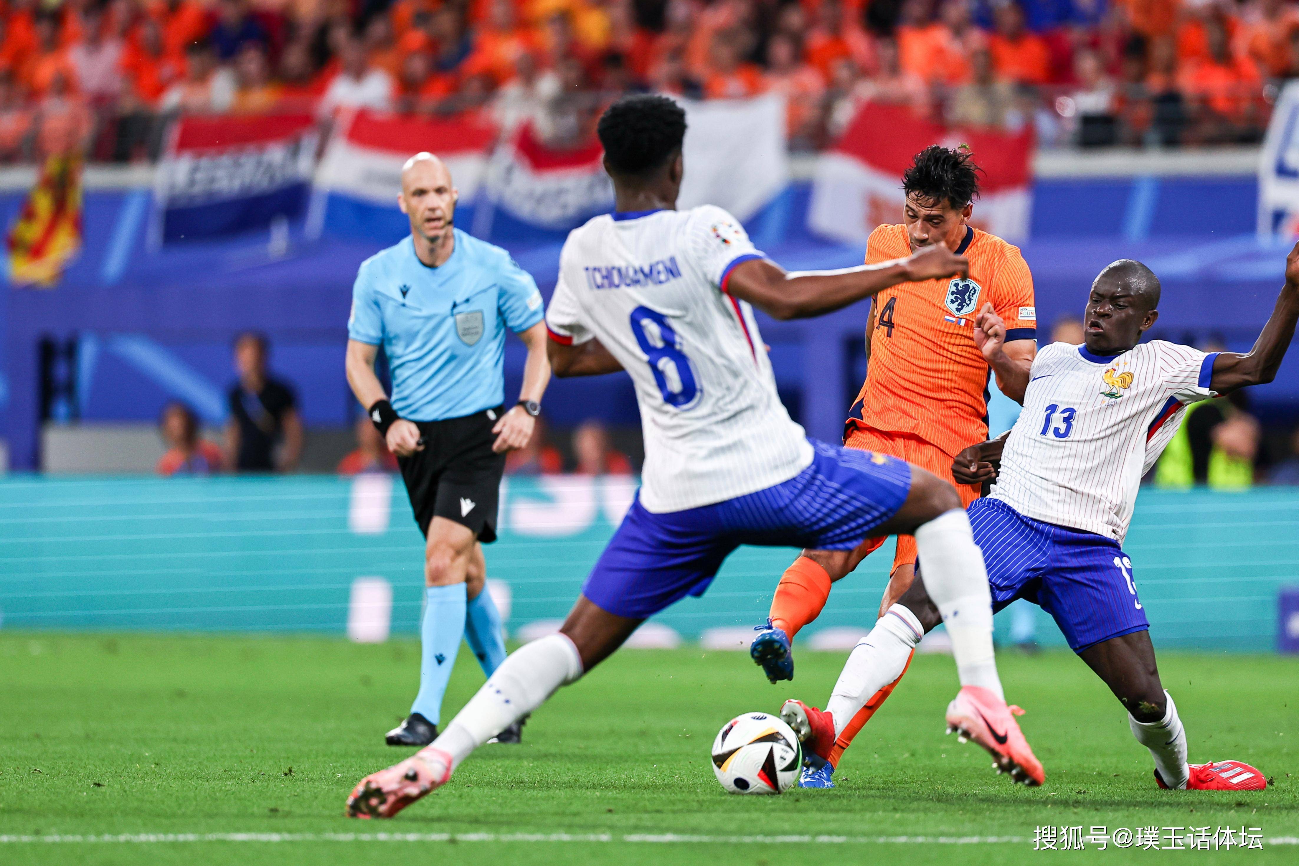 包含法国战平克罗地亚，晋级前景堪忧的词条