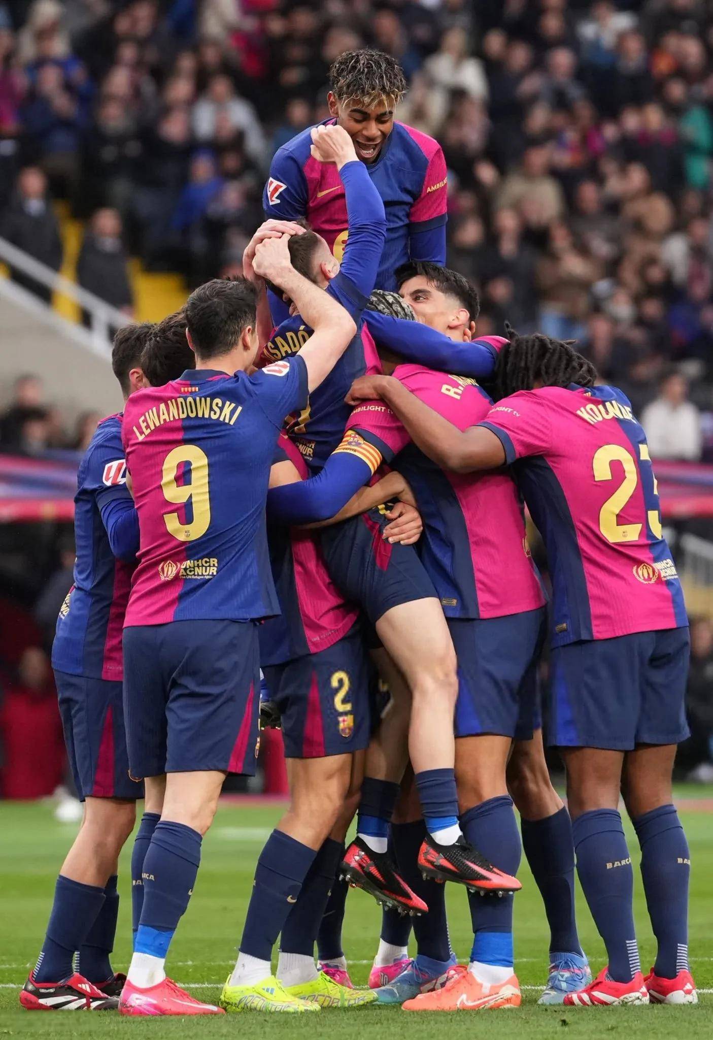 爱游戏中国官网-曼联连败，客串右路之行遭受挫折