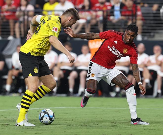 曼联连败，客串右路之行遭受挫折