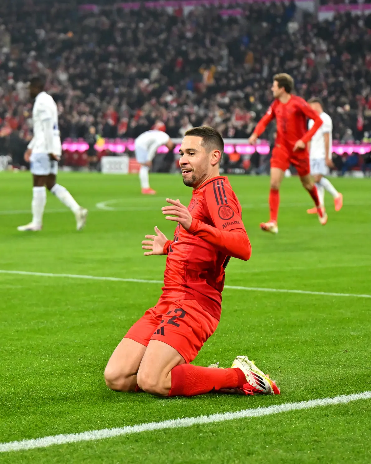 包含霍芬海姆客场输球，德甲前十位置动摇的词条