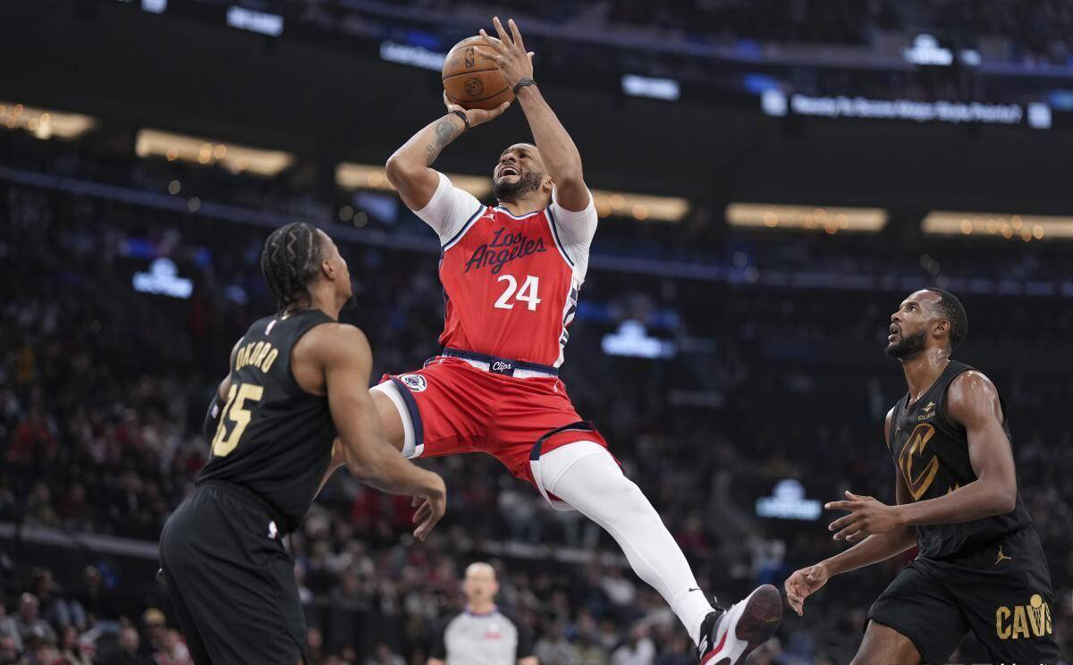 快船队击败老对手,成功挺进次轮的简单介绍 快船队击败老对手,成功挺进次轮的简单介绍