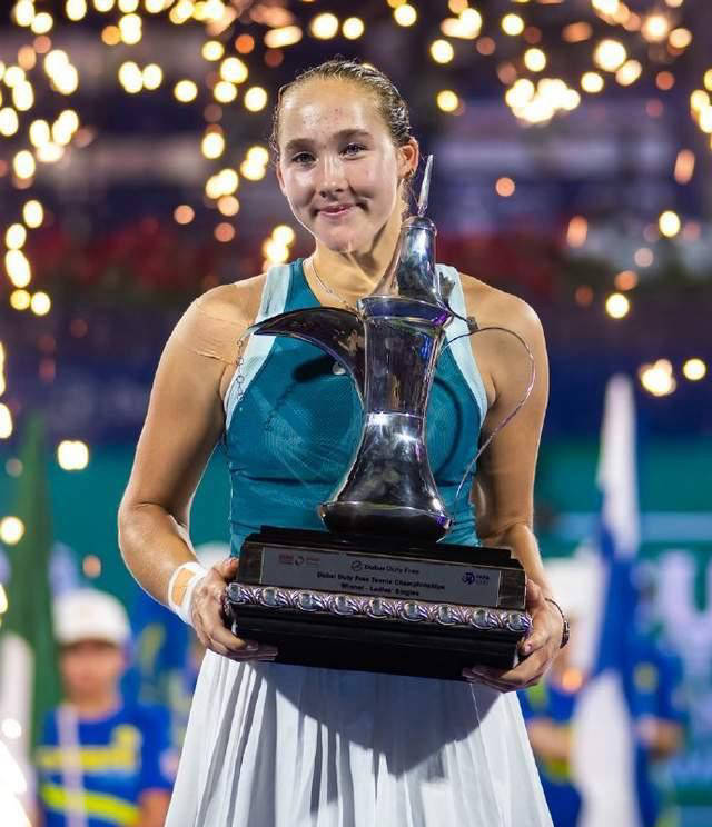 韩国足球新星崭露头角，引领球队冲击冠军