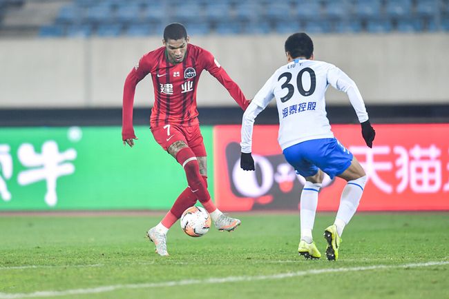 爱游戏官网入口-包含泰达对决建业，战火再次燃起的词条