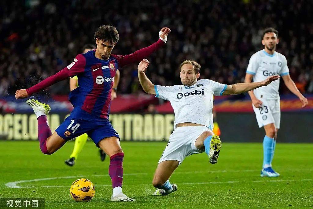 爱游戏网页版-澳洲球员带领球队登顶联赛榜首