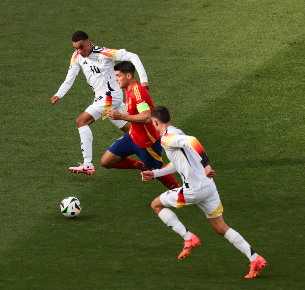 古巴力克列支敦士登，晋级欧锦预赛淘汰赛的简单介绍