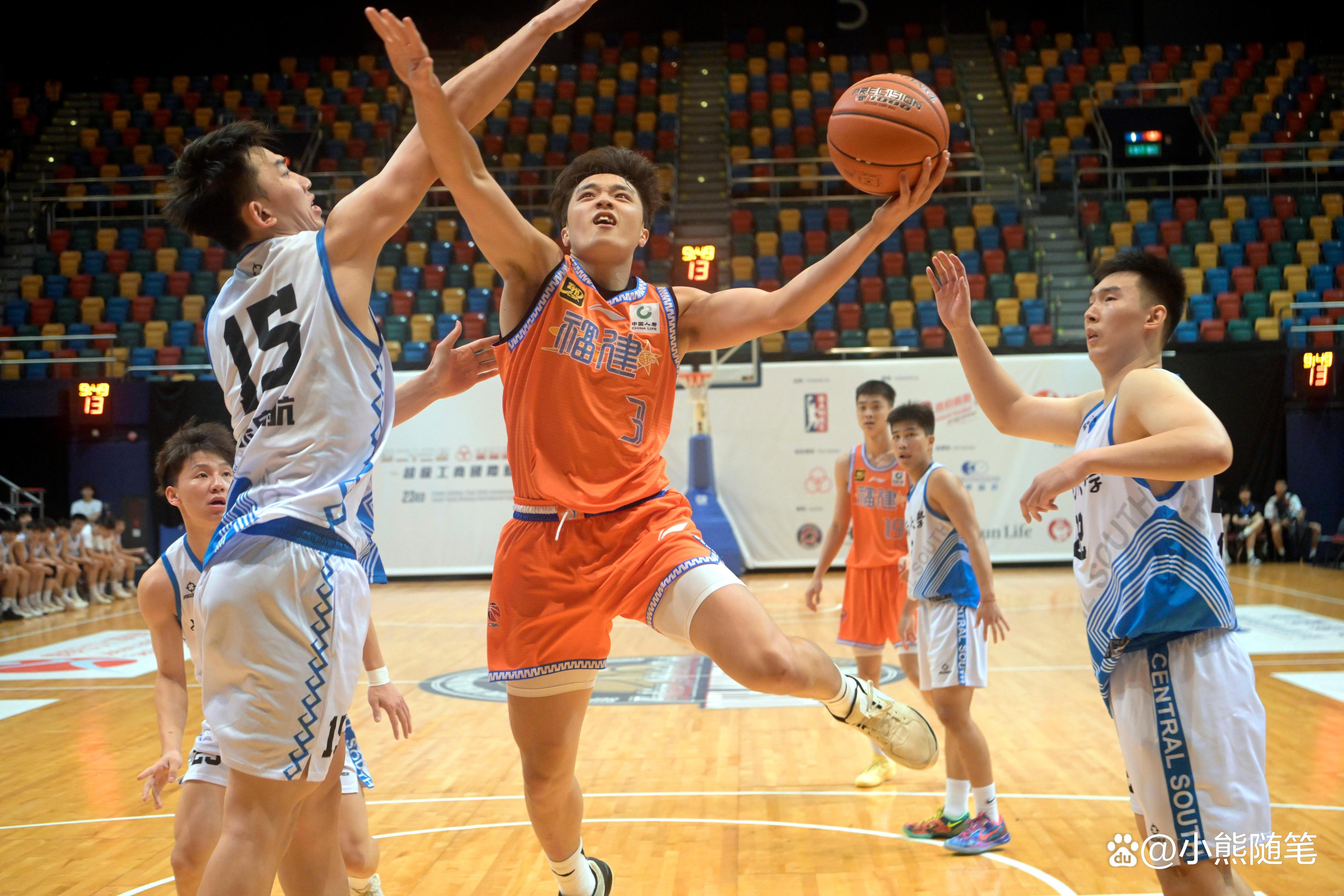 湖南男篮实力雄厚，成功晋级