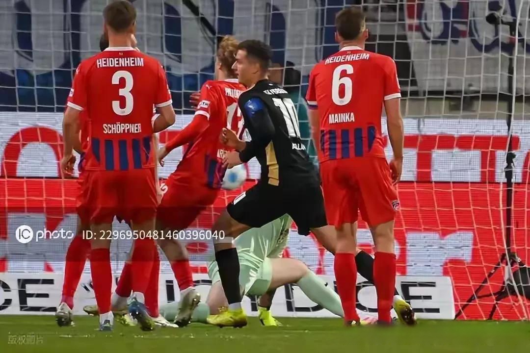 爱游戏-弗莱堡主场不敌对手，遭遇两连败的简单介绍