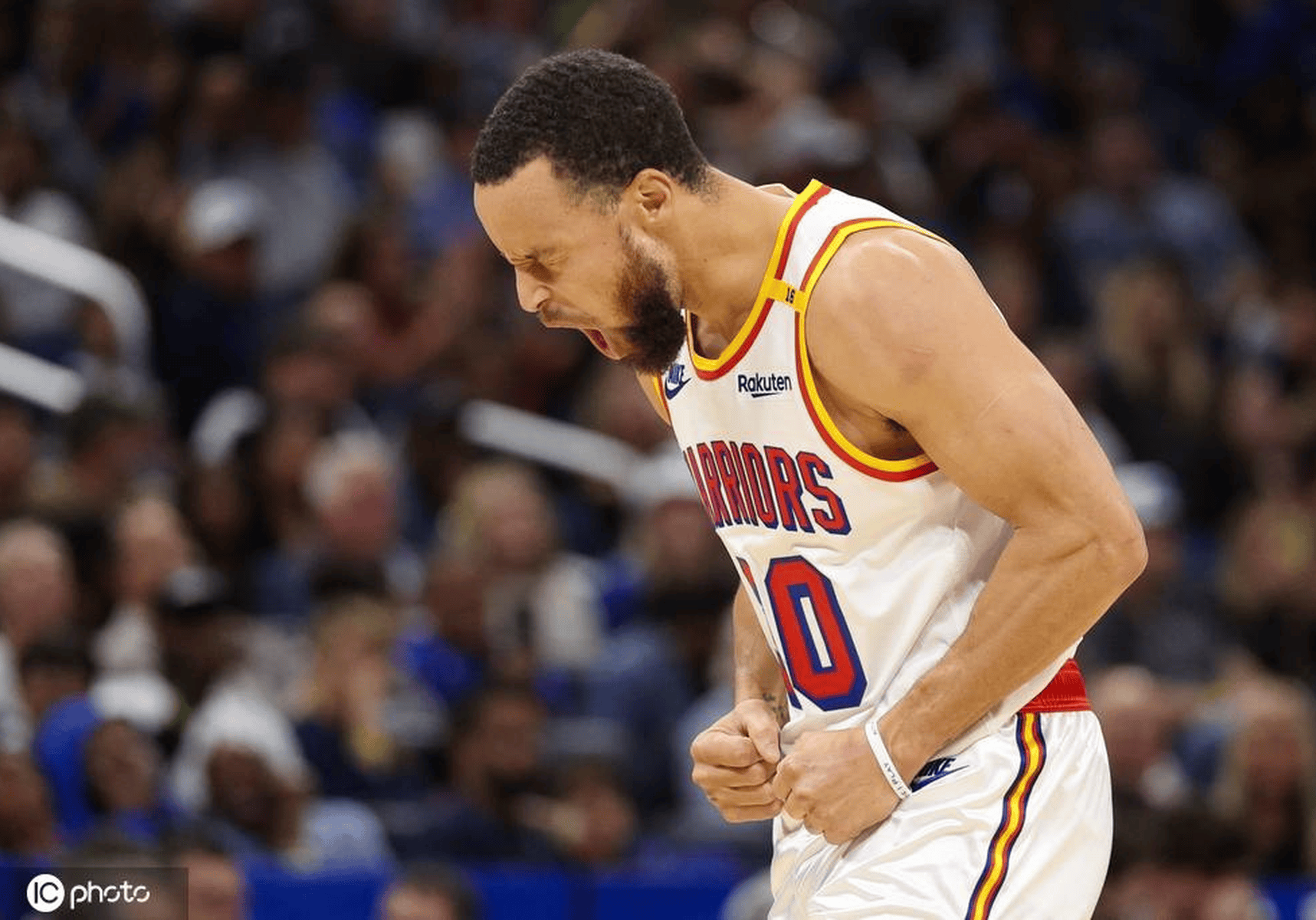 勇士客场横扫国王,库里32分砍热的简单介绍 勇士客场横扫国王,库里32分砍热的简单介绍