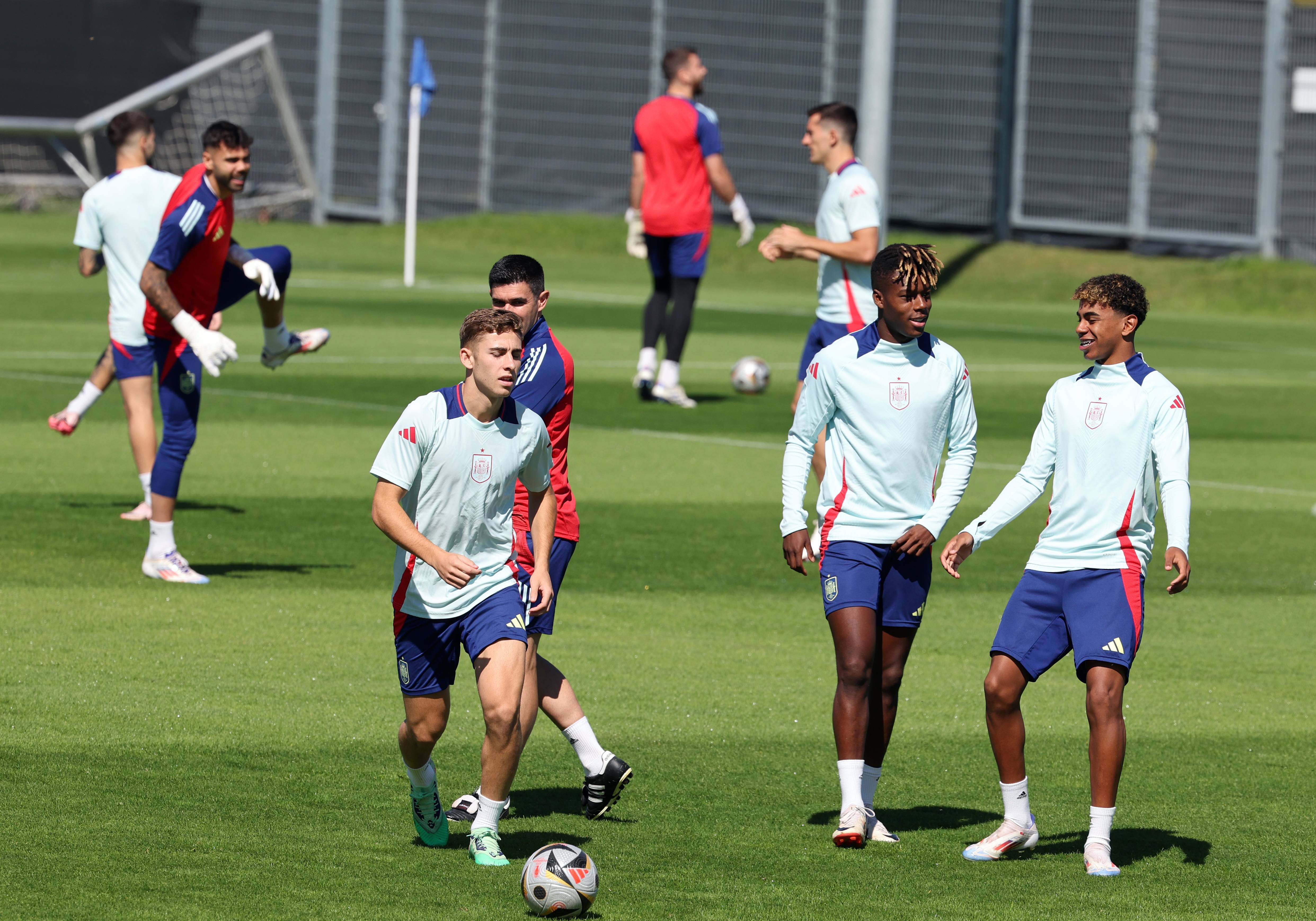 爱游戏入口-关于西班牙队：备战欧洲杯全员归阳光的信息