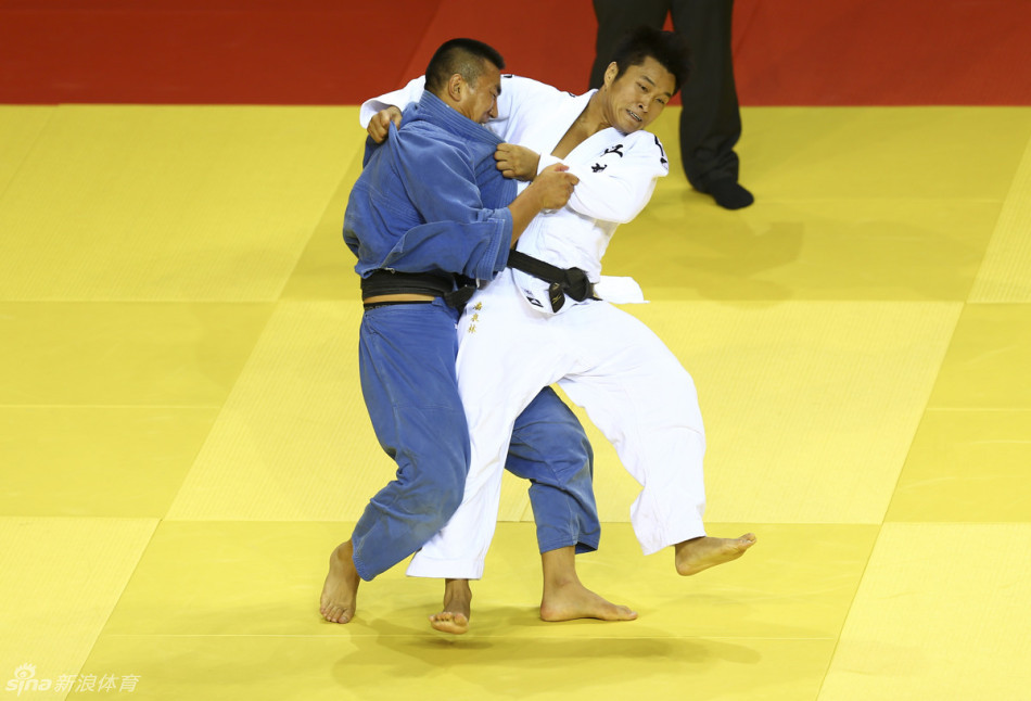爱游戏app-日本柔道选手实力强劲，备受瞩目