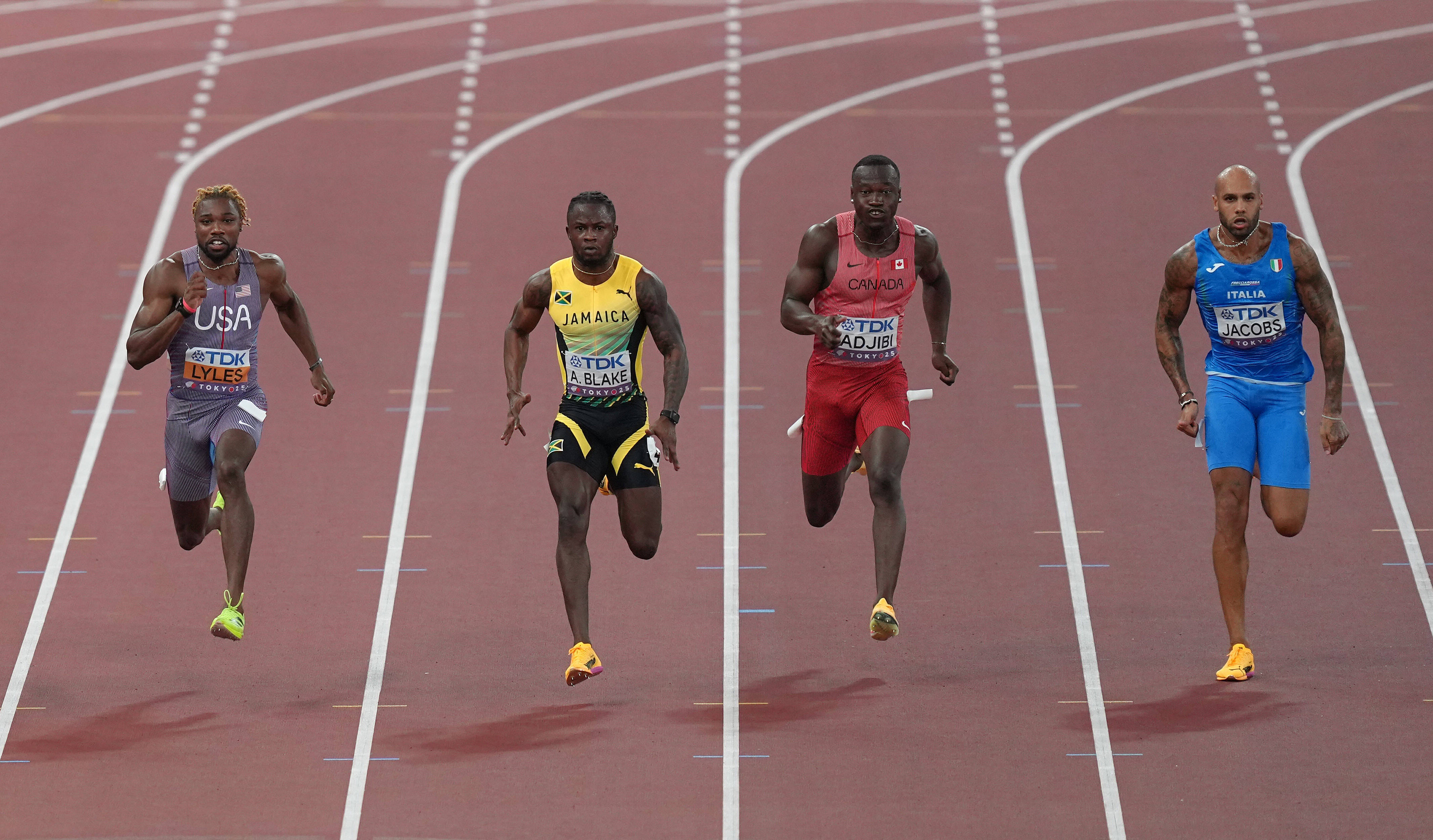 包含牙买加短跑选手布莱克夺得百米亚军的词条