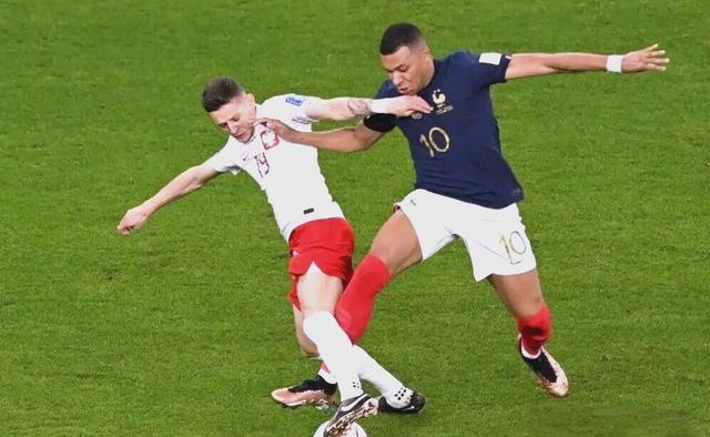 法国队晋级世界杯半决赛，瞄准冠军宝座