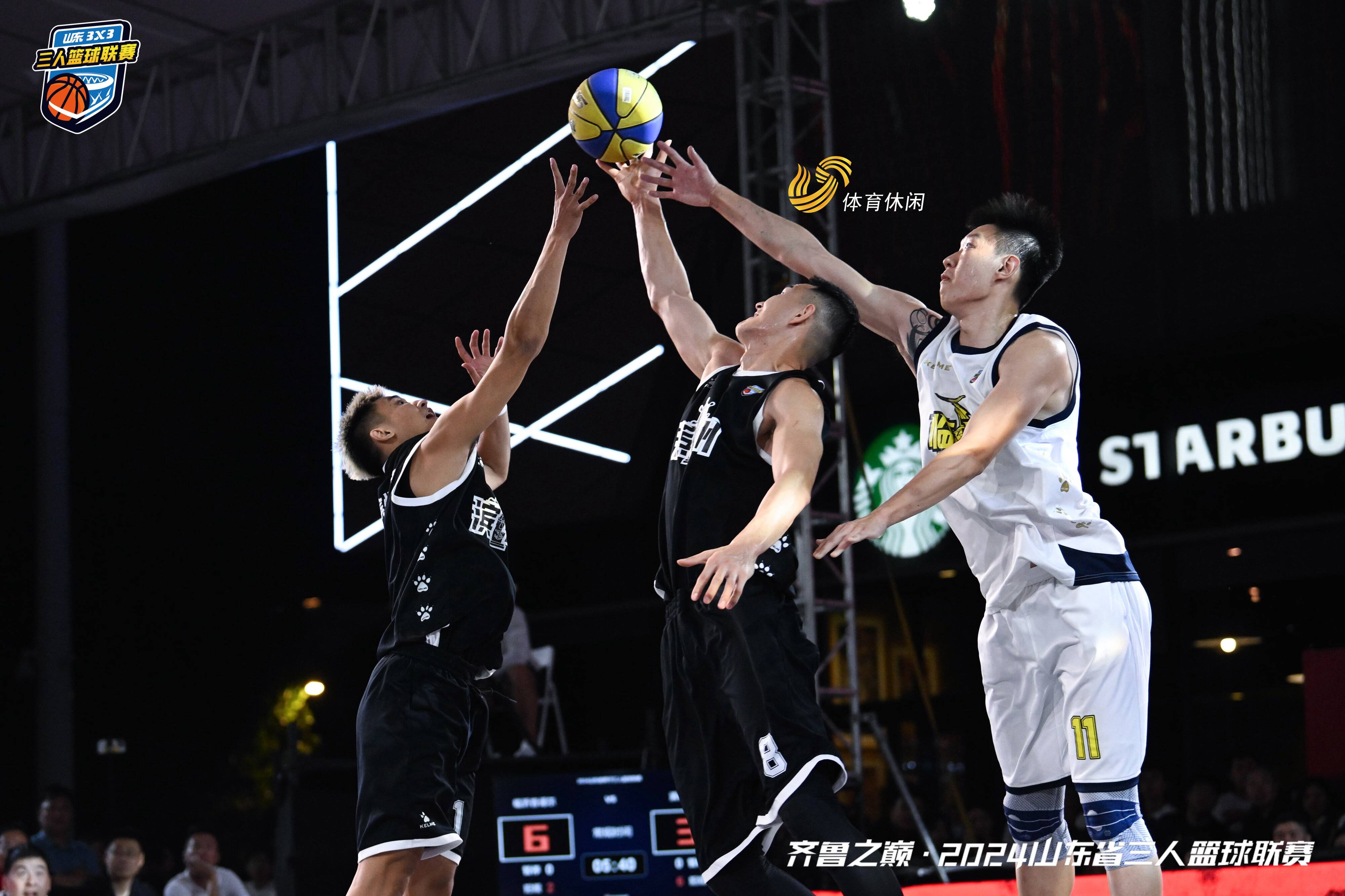 篮球职业赛场的激情比拼引领观众热切期待的简单介绍